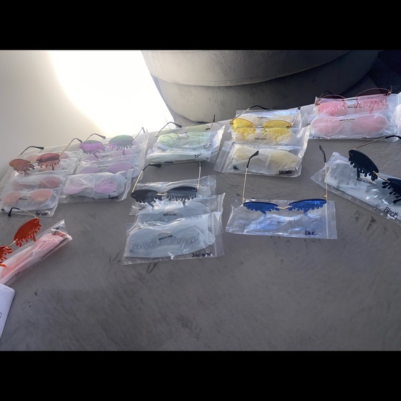 Shades(sold out) - Picture 3 of 3